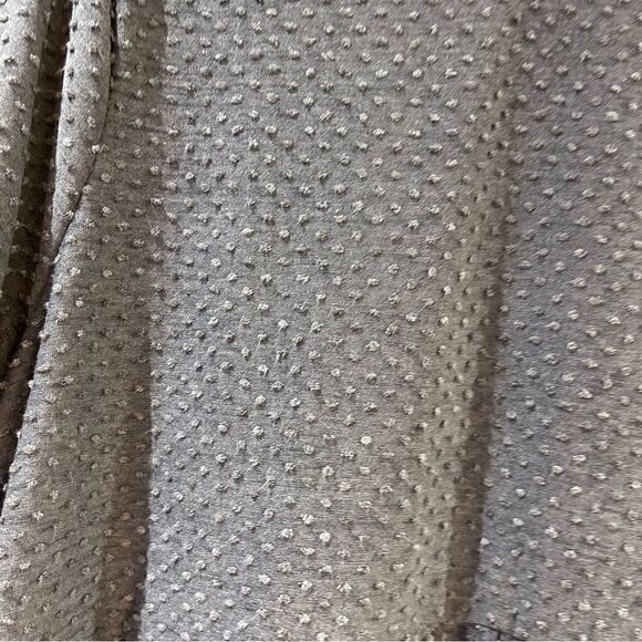 Women’s short sleeve Swiss dot peplum in gray‎ - Picture 4 of 10